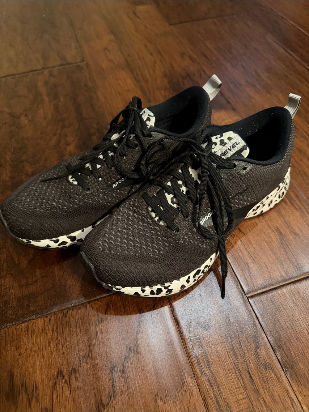 Brooks Black Sneakers with White and Black Speckled Sole